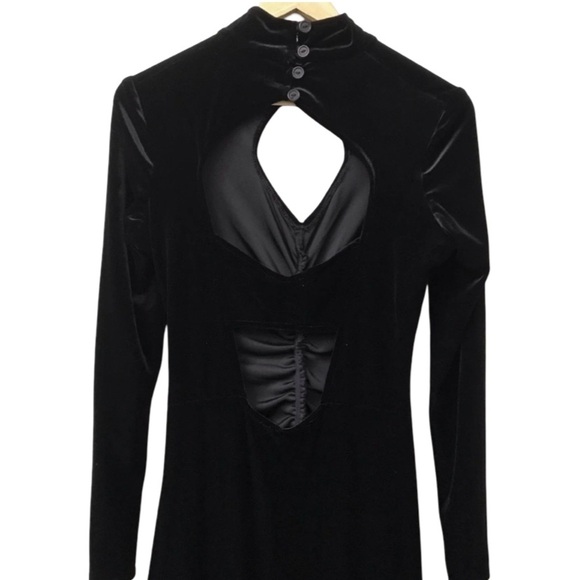 Elegant Black Long Sleeve Dress - Picture 5 of 13